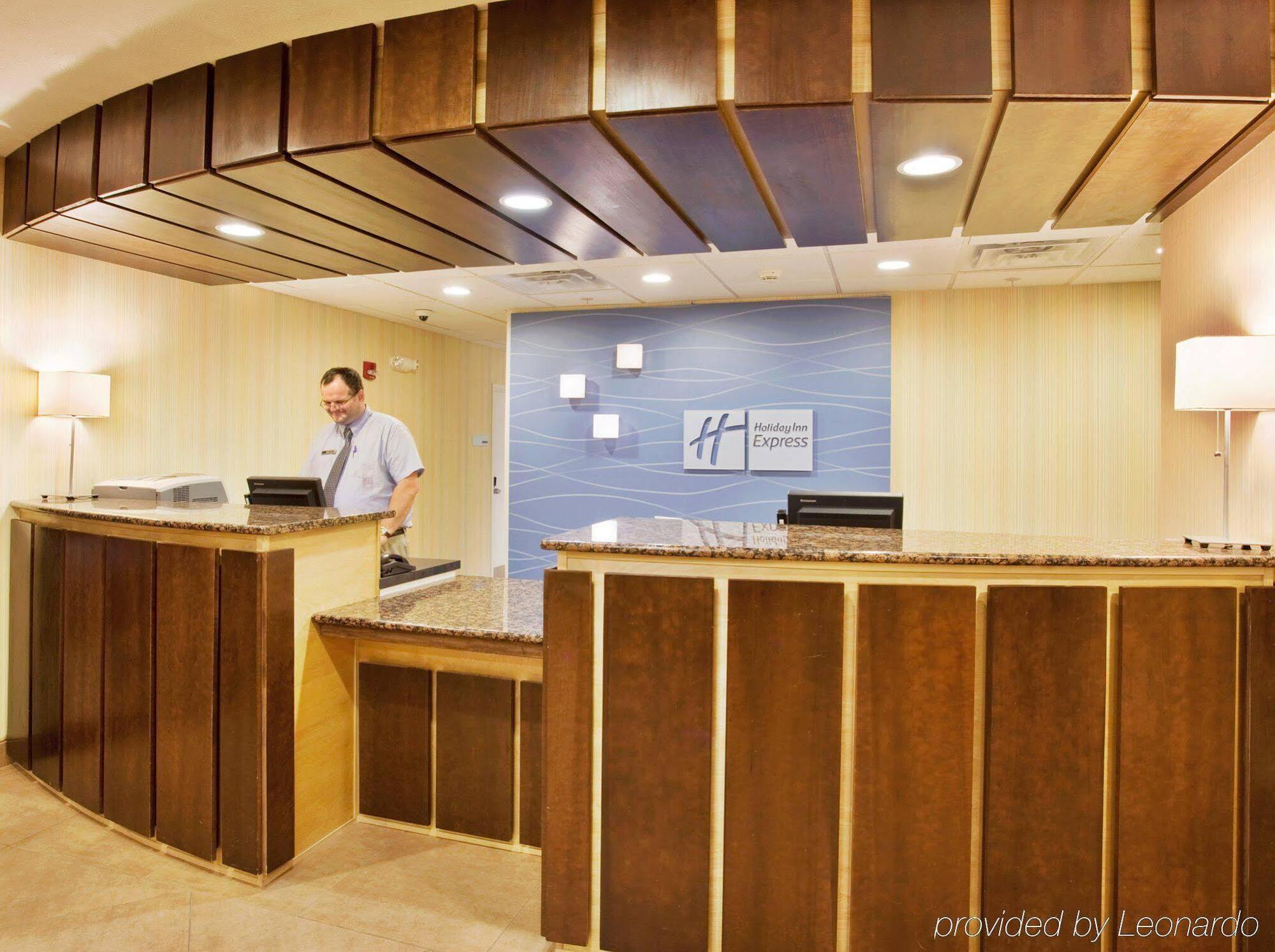 Holiday Inn Express Hotel And Suites Lincoln Airport By Ihg Экстерьер фото