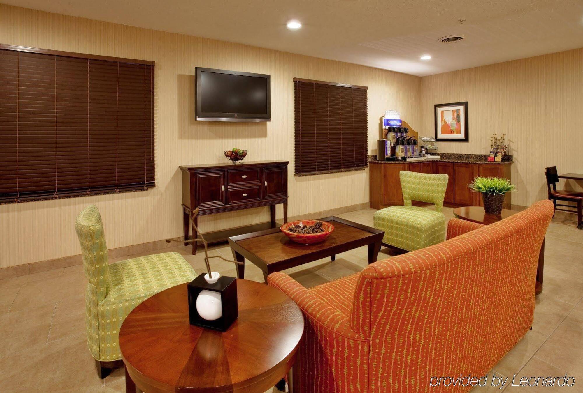 Holiday Inn Express Hotel And Suites Lincoln Airport By Ihg Экстерьер фото